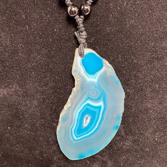 Elegant Blue Stone Pendant and Black Bead Necklace - Picture 6 of 6